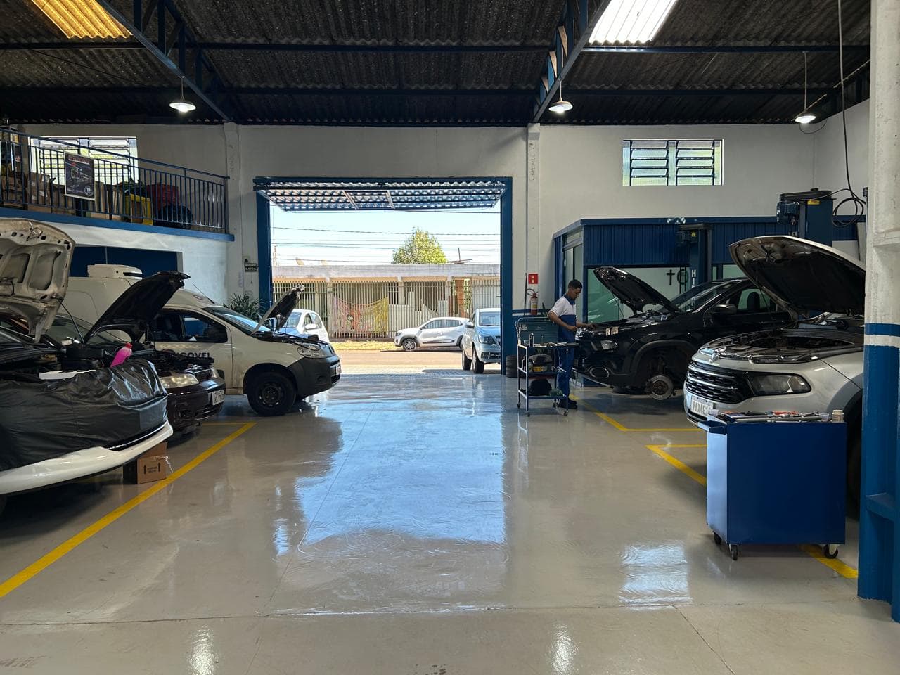 Estrutura interna da Borchacar Auto Mecânica em Cascavel Estrutura interna da Borchacar Auto Mecânica em Cascavel